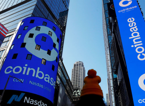 Акции Coinbase упали на