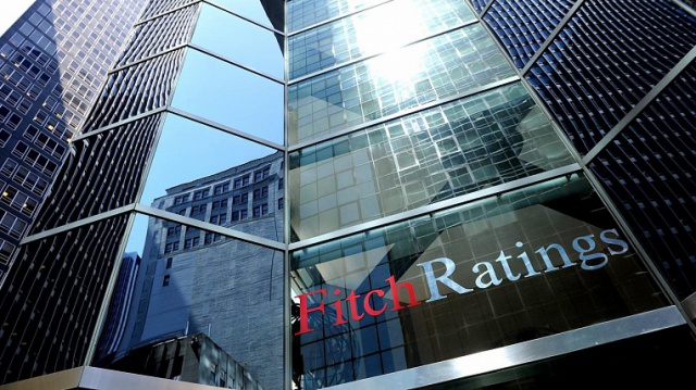 Fitch снизило рейтинги