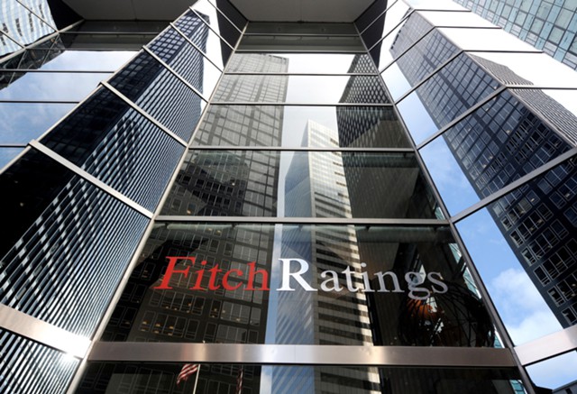 Fitch снизило рейтинг