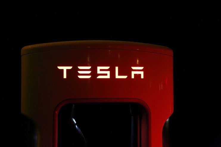 Акции Tesla обвалились